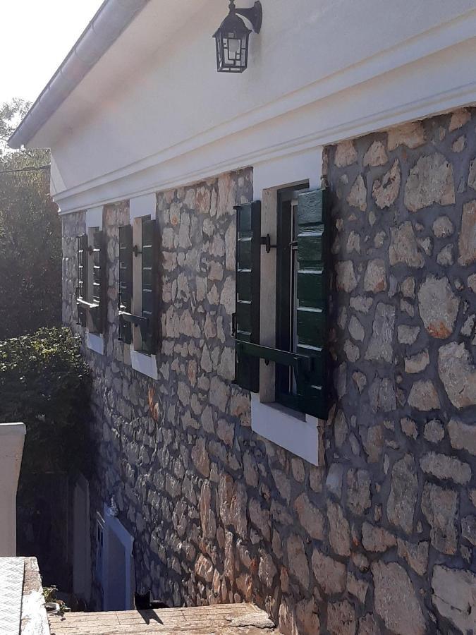 Apartments with a parking space Lukoran  Bagian luar foto