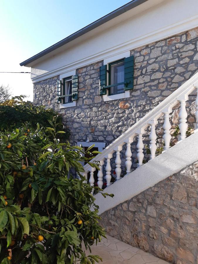 Apartments with a parking space Lukoran  Bagian luar foto