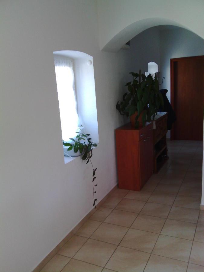 Apartments with a parking space Lukoran  Bagian luar foto